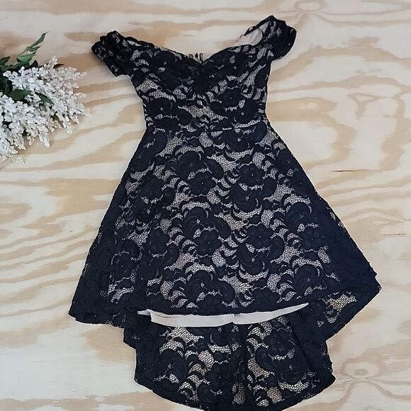 Camille LA Vie Black Lace Asymmetrical Cocktail Dress - Picture 2 of 6